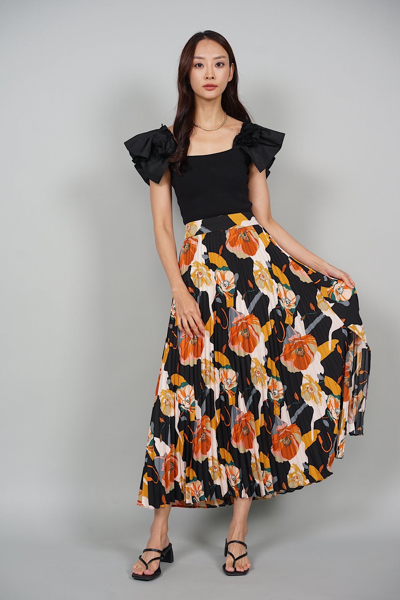 Belinda Pleated Skirt in Black Floral