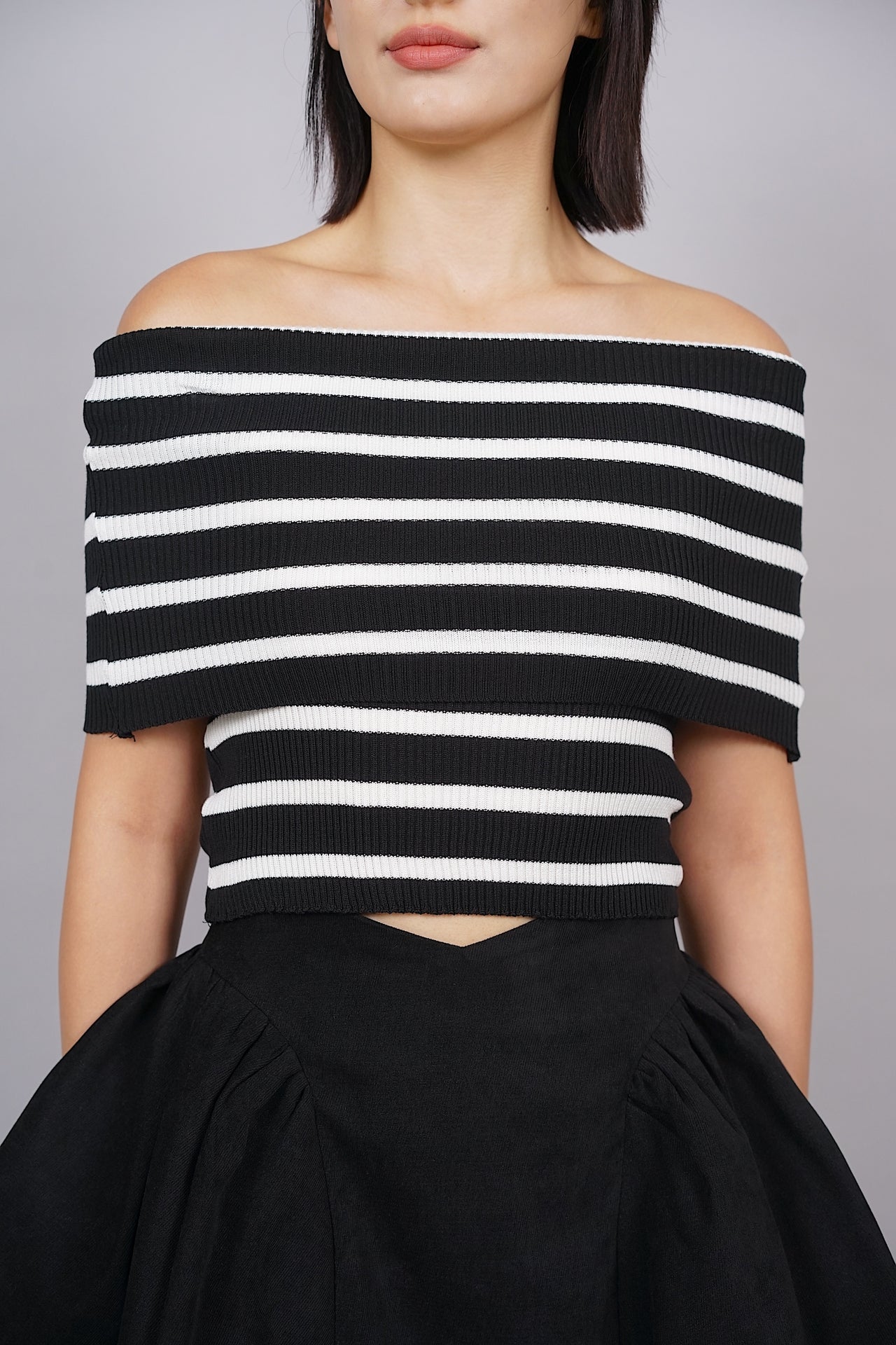 EVERYDAY / Tessa Off-Shoulder Top in Black Stripes
