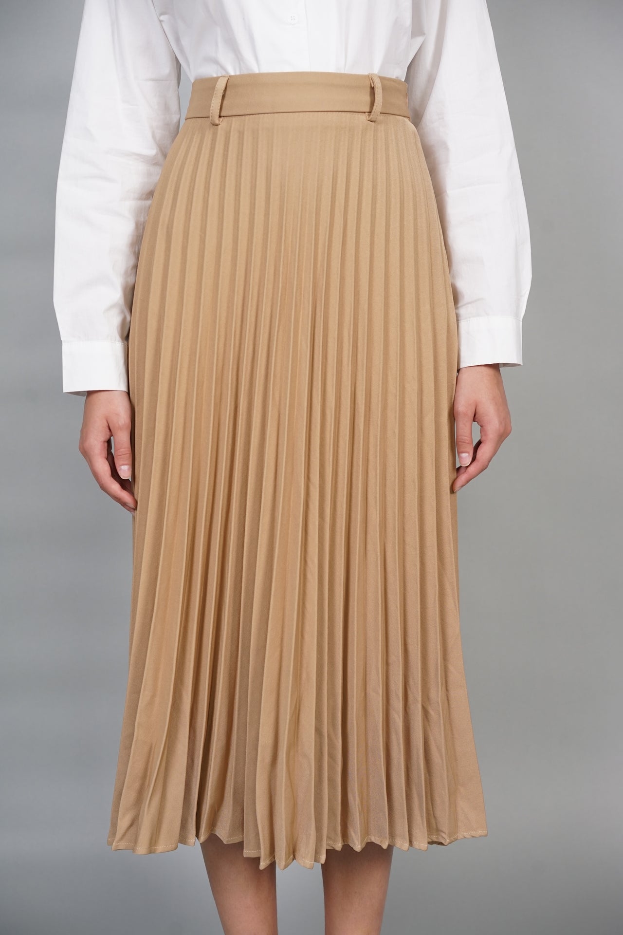 Fena Pleated Skirt in Khaki