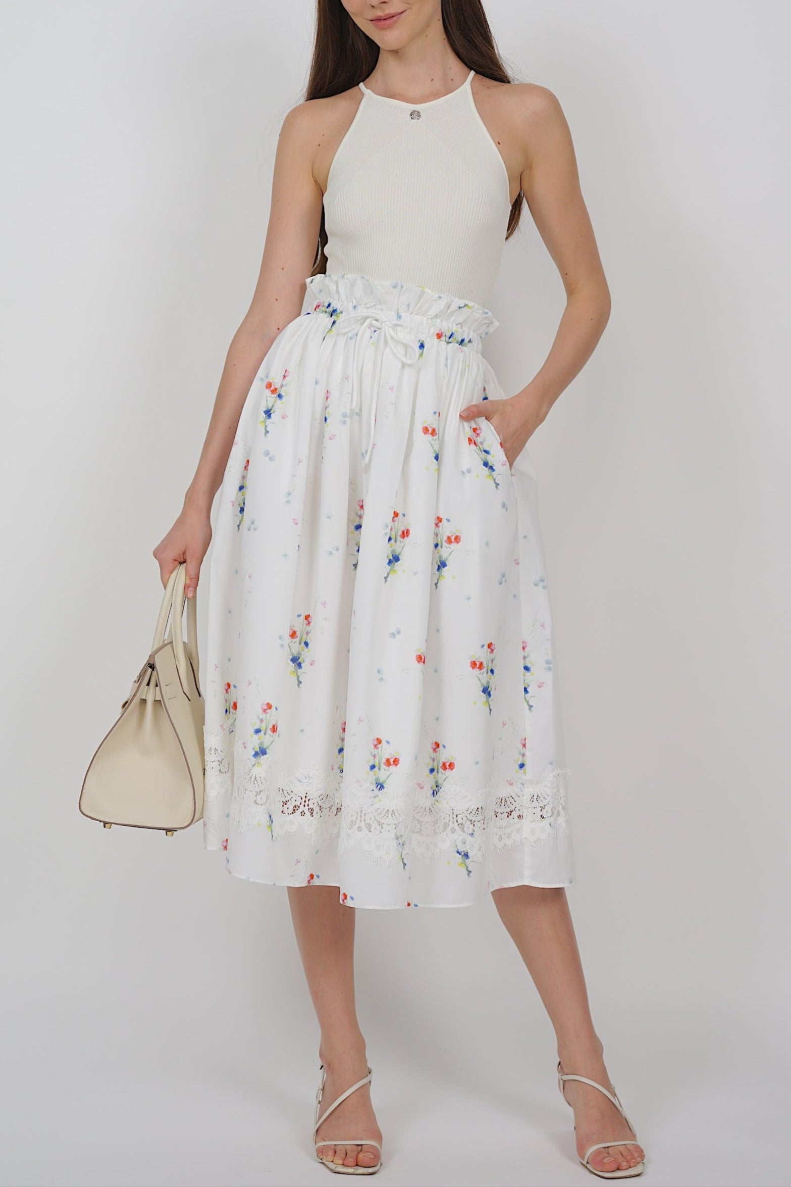 Gathered Elastic Waist Skirt in White Floral