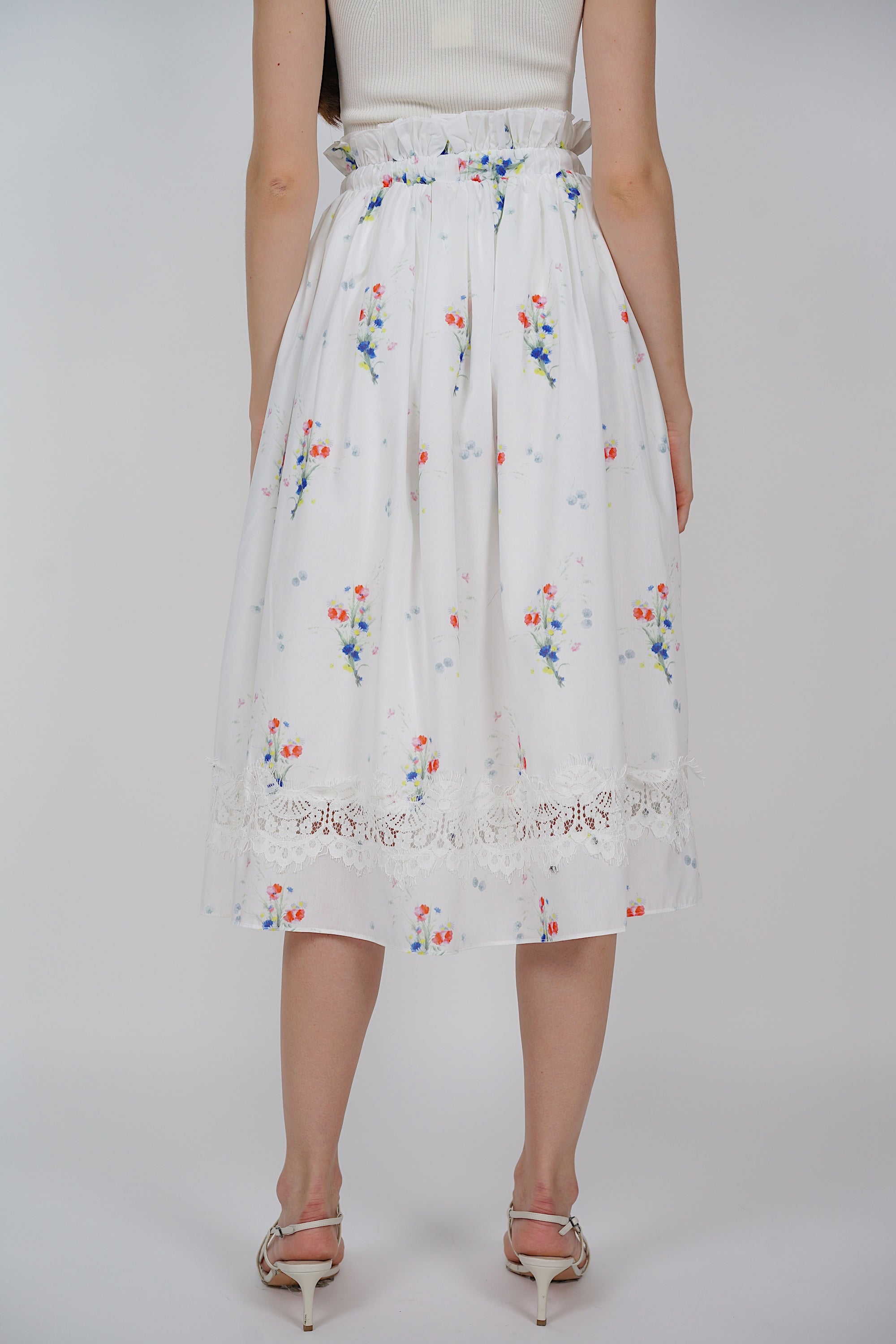 Gathered Elastic Waist Skirt in White Floral