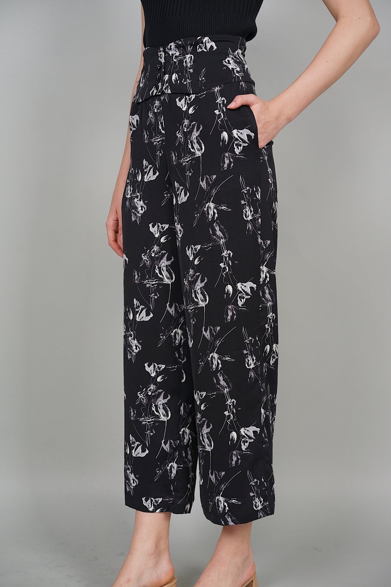 Yira High Waisted Pants in Black Floral