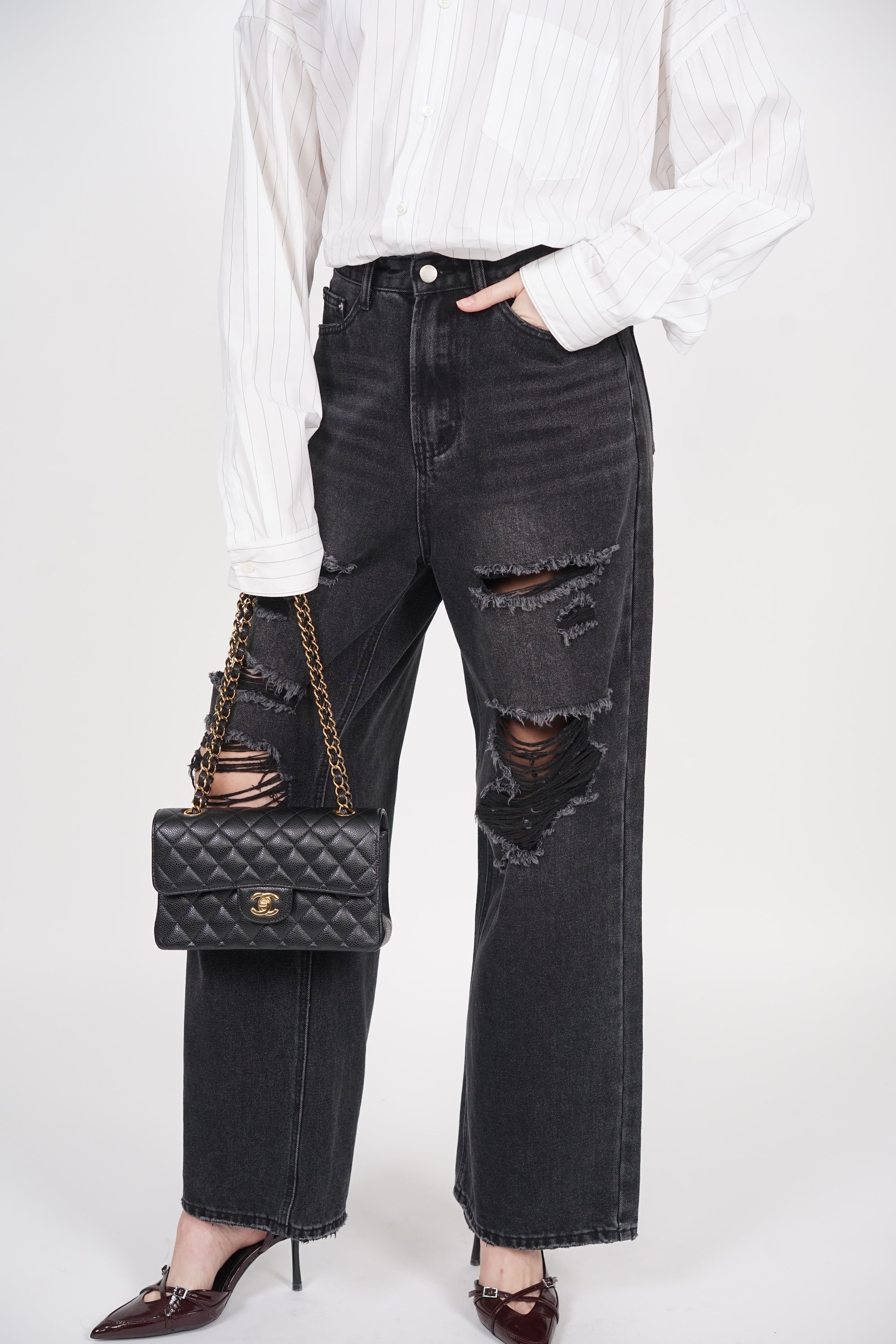 Baggy Ripped Jeans in Washed Black