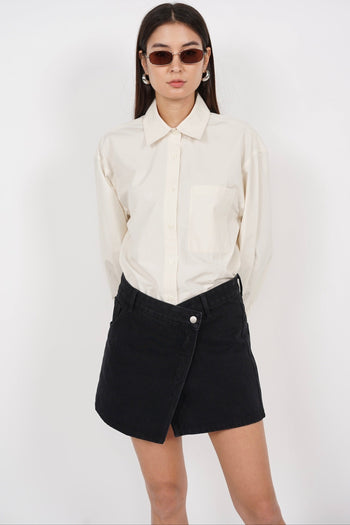 Low Waist Mini Skirt in Black