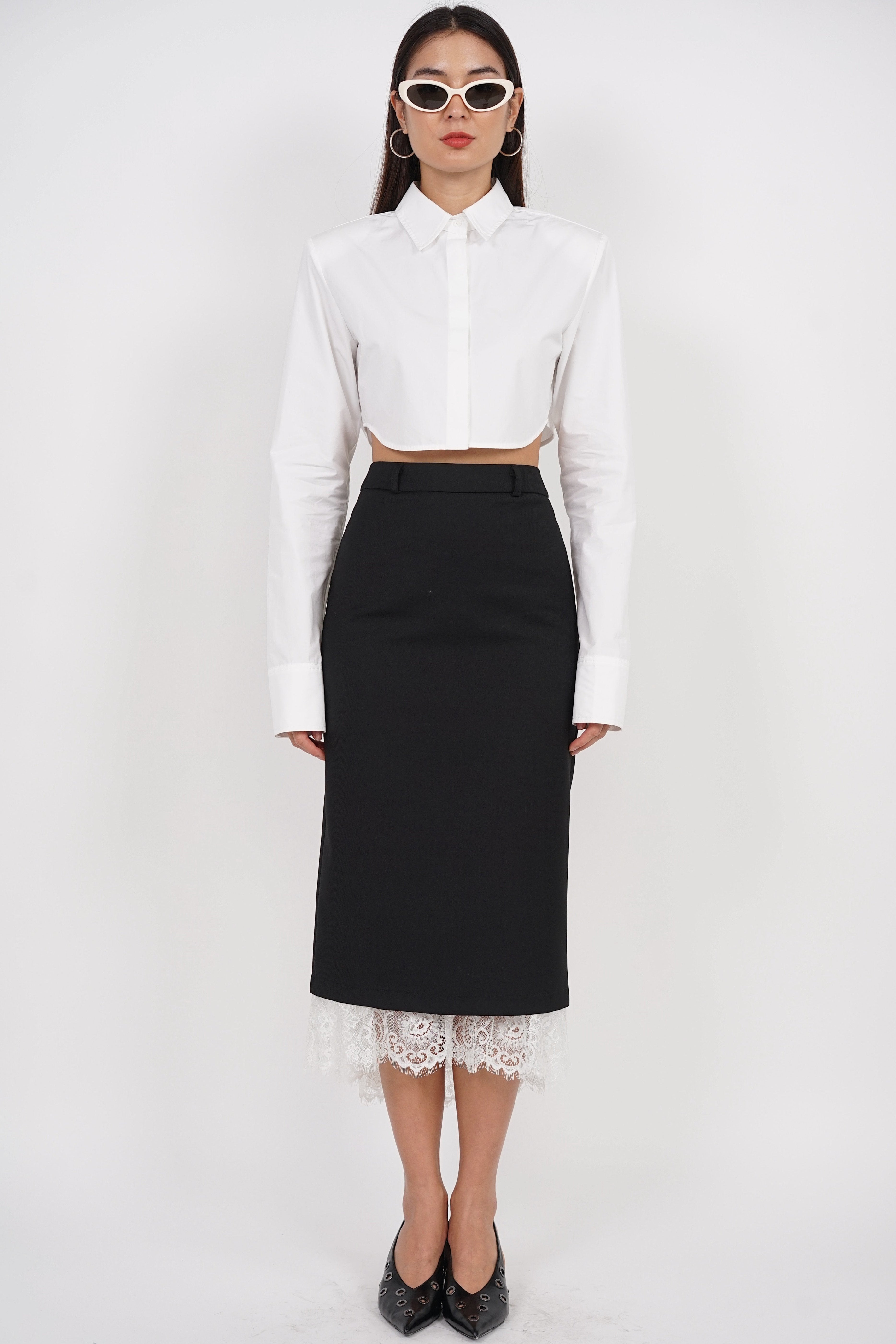 Dreamy Lace Skirt in Black