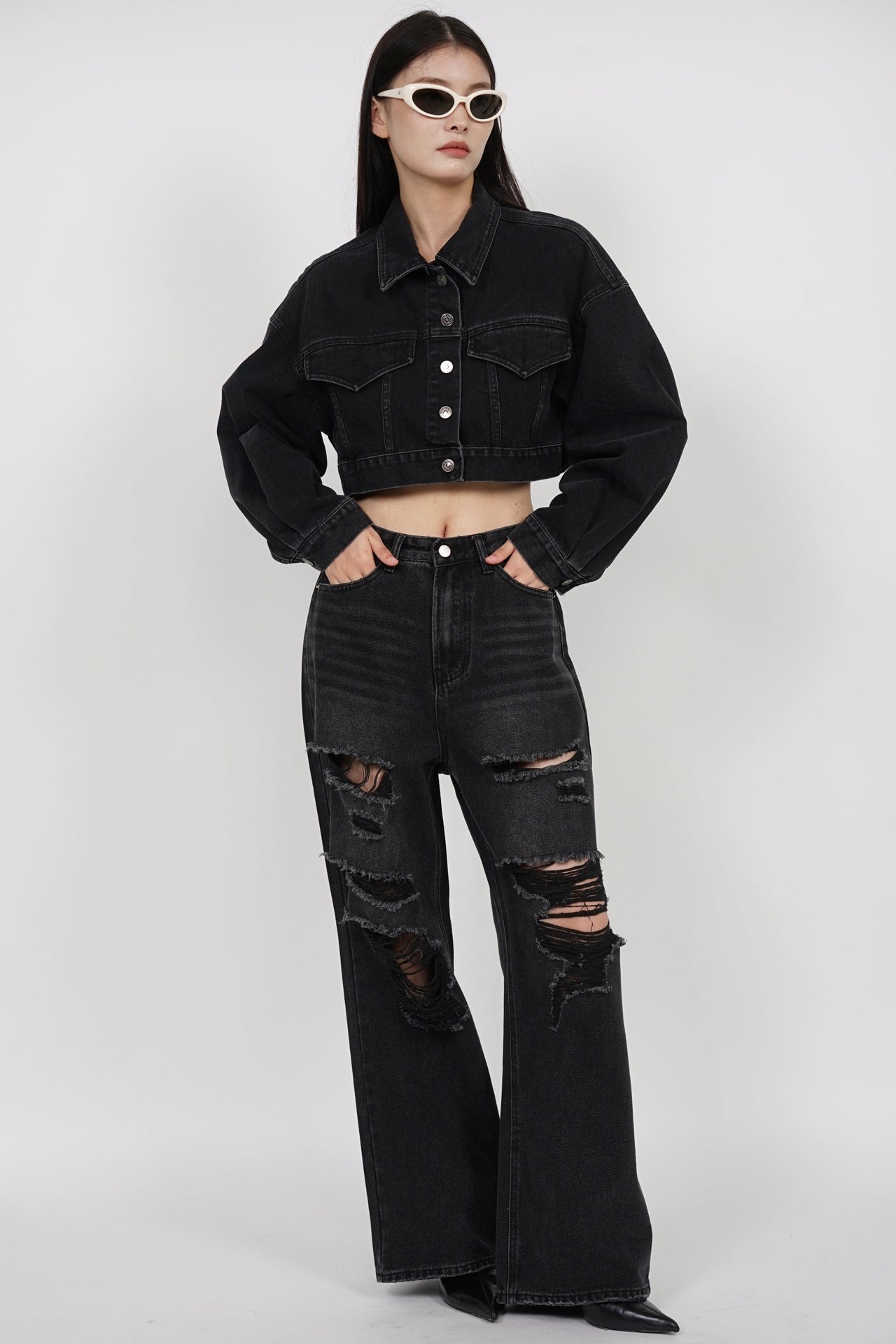 Baggy Ripped Jeans in Washed Black