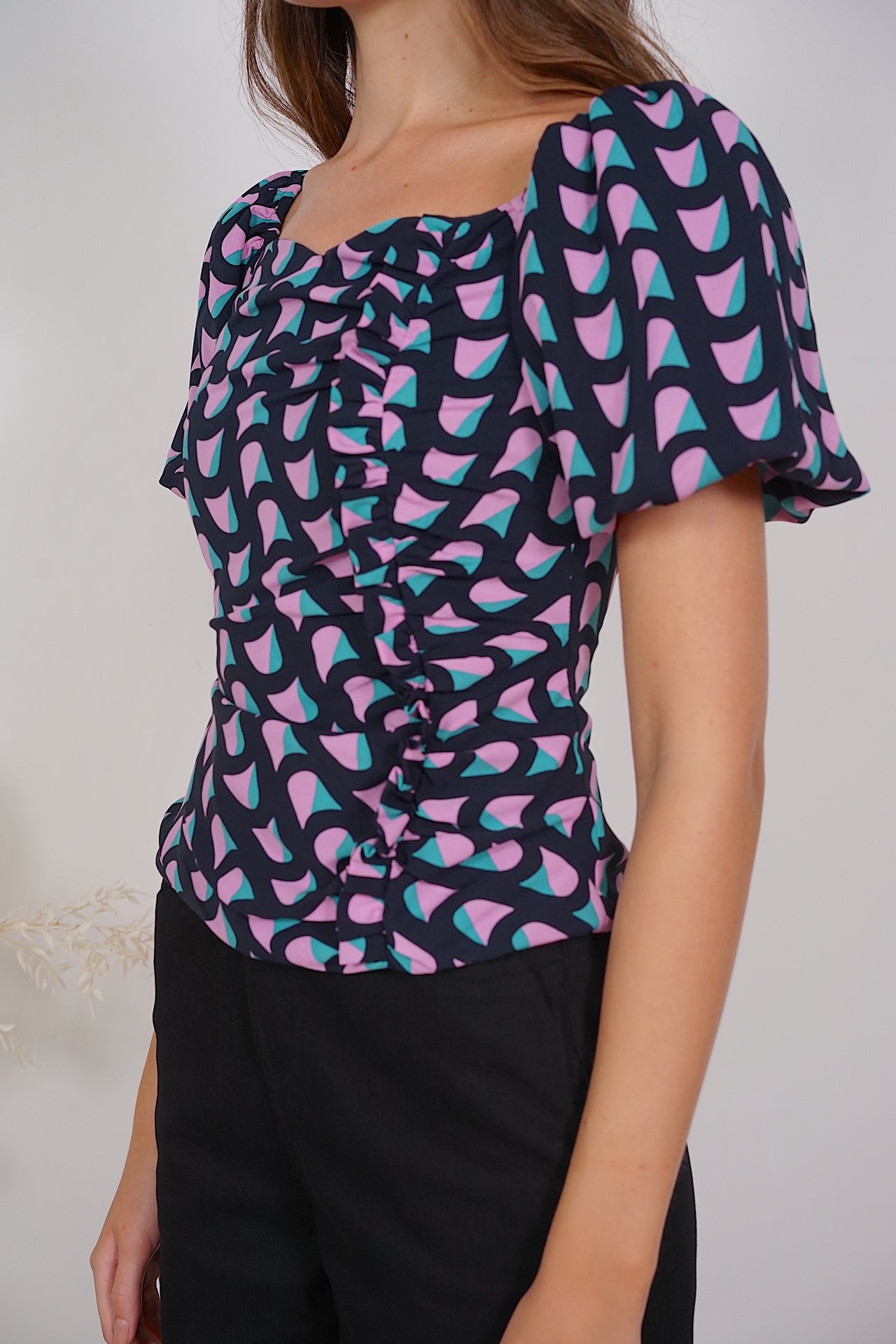 Liza Gathered Puffy Top in Black Purple Abstract